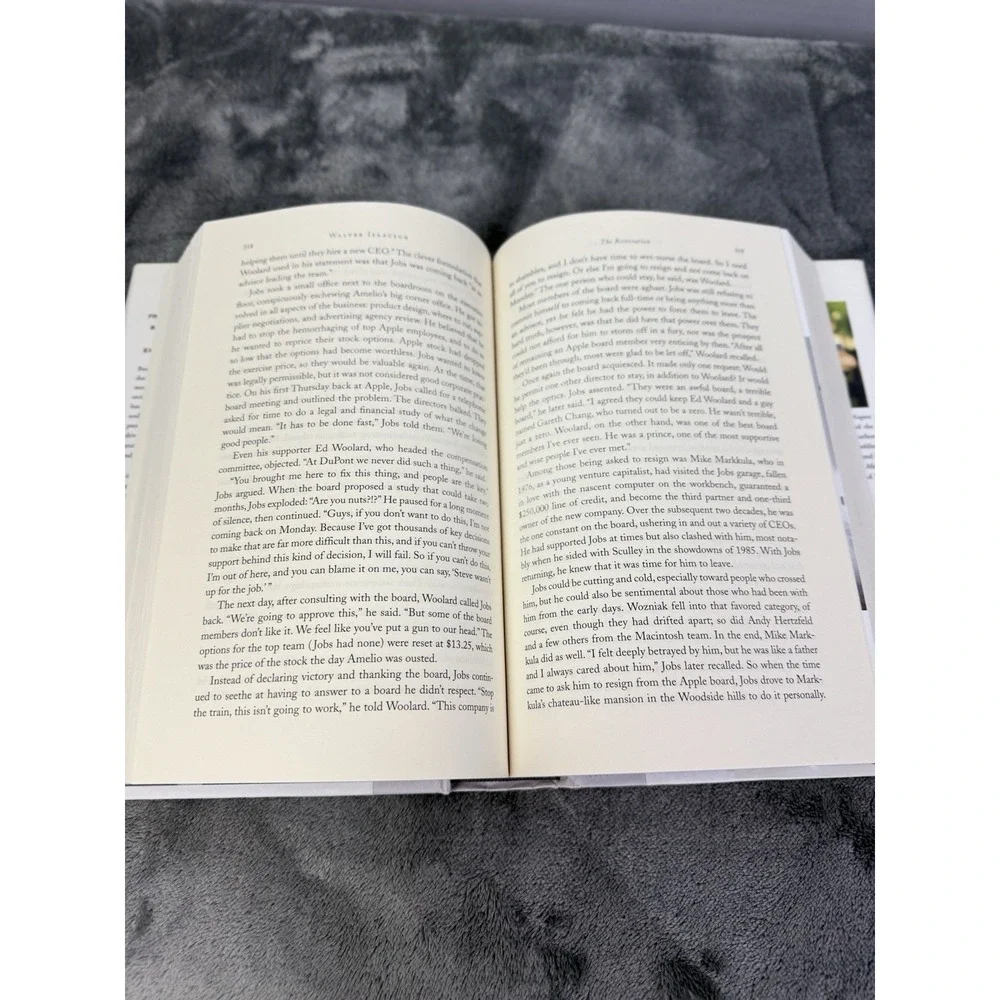 Steve Jobs by Walter Isaacson (2011, Hardcover)‎